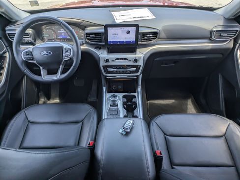 Used 2023 Ford Explorer XLT w/ Equipment Group 202A AWD/4WD image 16