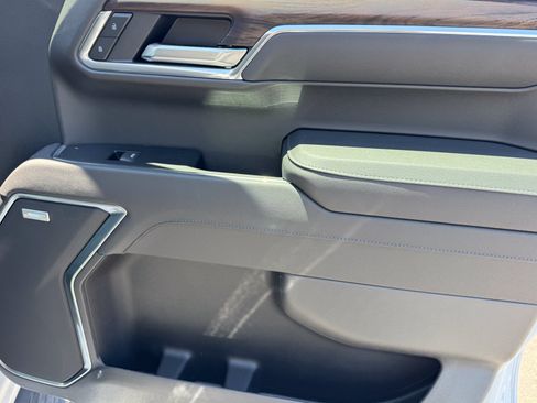 New 2026 GMC Sierra 1500 SLT AWD/4WD image 9