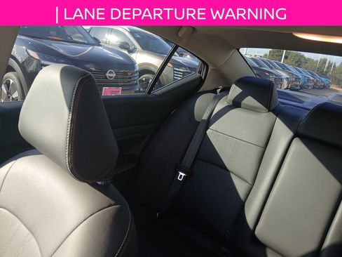 Used 2024 Nissan Altima 2.5 SR w/ SR Premium Package image 16