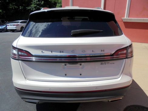 Used 2019 Lincoln Nautilus Select AWD/4WD image 7