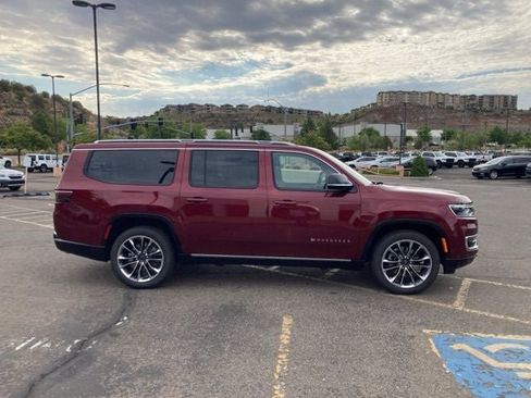 New 2025 Jeep Wagoneer L Series III w/ Premium Group I image 5