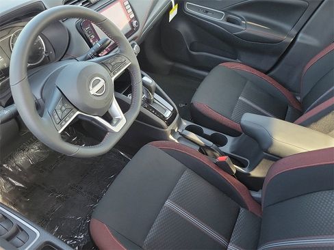 New 2025 Nissan Versa SR w/ Trunk Package image 3