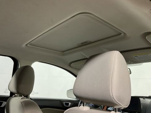 Used 2019 Ford EcoSport SE w/ SE Convenience Package FWD image 4