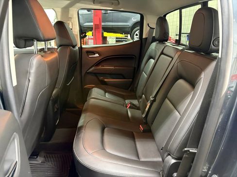 Used 2019 Chevrolet Colorado LT w/ Colorado RST Special Edition image 12