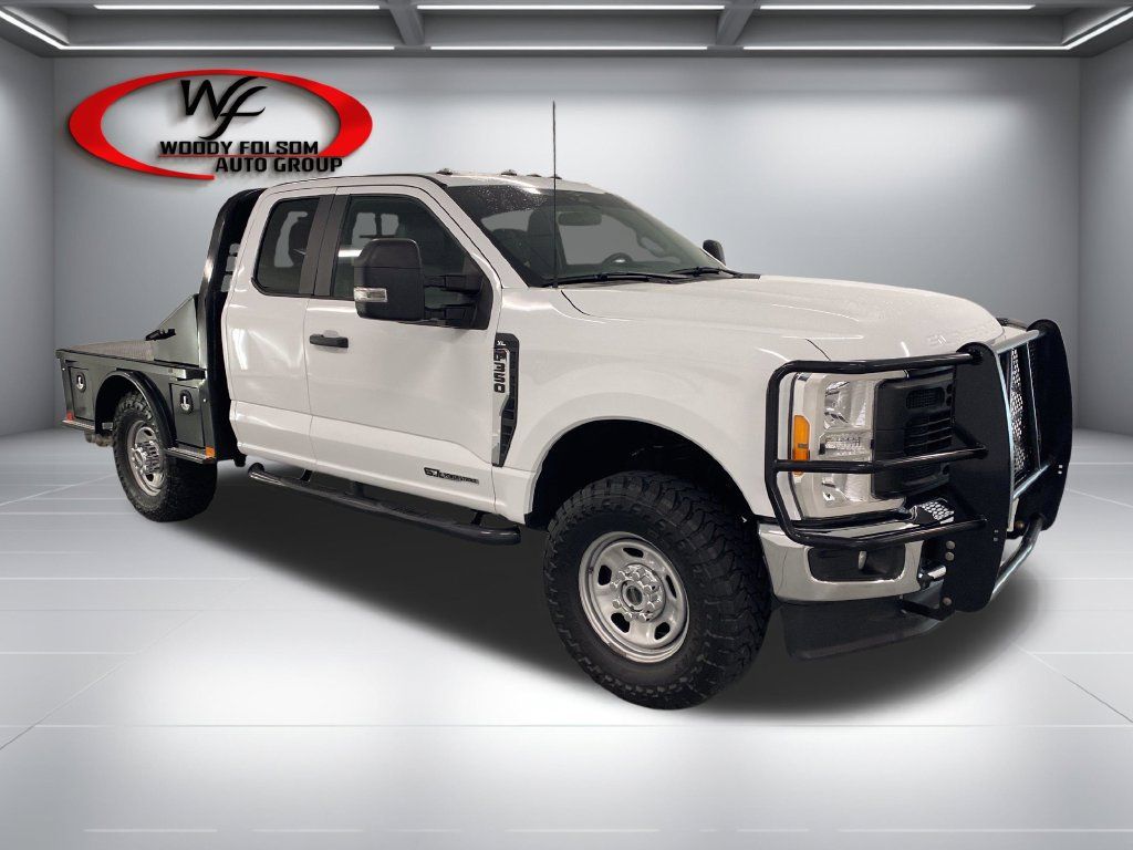 Used 2023 Ford F350 XL w/ FX4 Off-Road Package AWD/4WD image 3