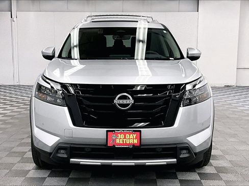 New 2025 Nissan Pathfinder Platinum w/ Lighting Package (N93) AWD/4WD image 16