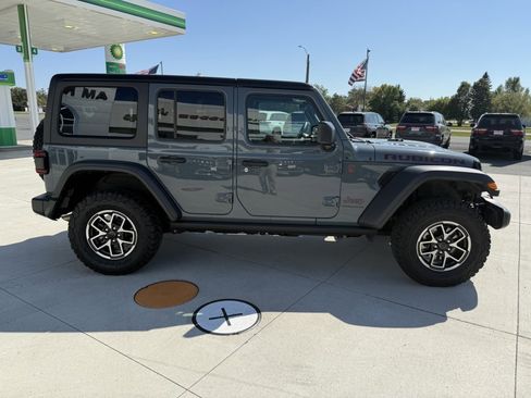 Used 2024 Jeep Wrangler Unlimited Rubicon image 9