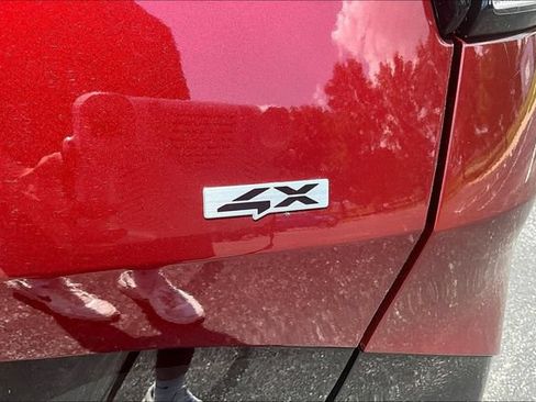 Certified 2025 Kia Sportage SX AWD/4WD image 24