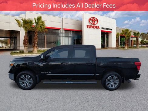 Used 2017 Nissan Titan SL w/ SL Towing Convenience Package RWD image 7