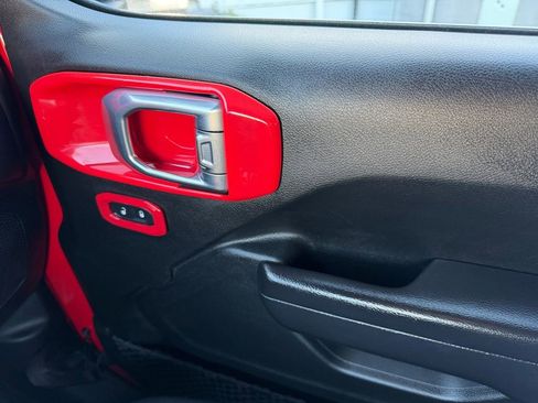 Used 2021 Jeep Gladiator Sport image 35