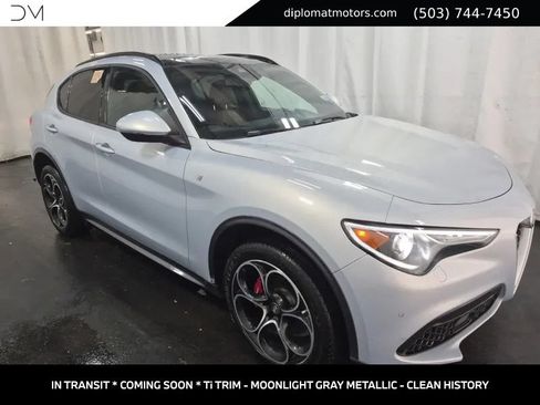 Used 2022 Alfa Romeo Stelvio Ti AWD/4WD image 3