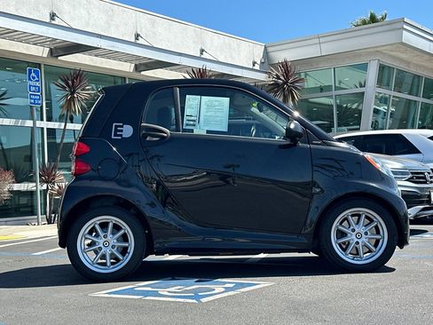 Used 2016 smart fortwo passion image 3