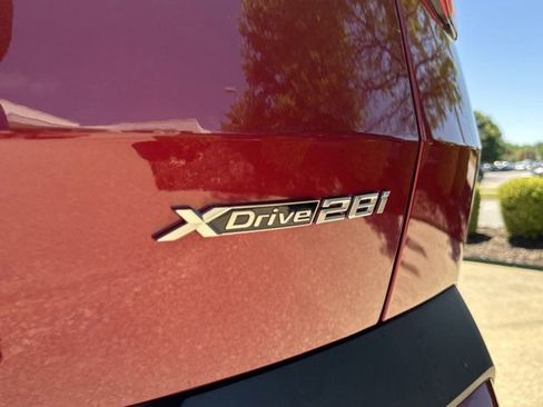 Certified 2025 BMW X2 xDrive28i AWD/4WD image 7