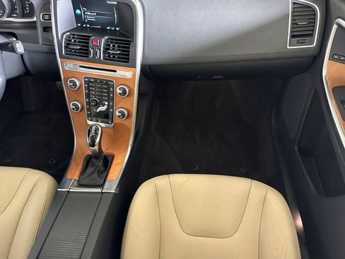 Used 2017 Volvo XC60 T6 Inscription w/ Preferred Option Package AWD/4WD image 32