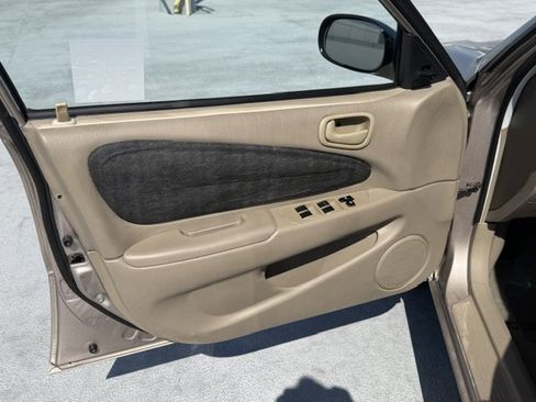 Used 1999 Toyota Corolla CE FWD image 10