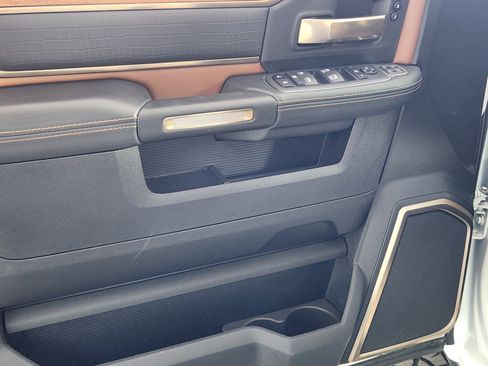 Used 2024 RAM 2500 Limited image 16