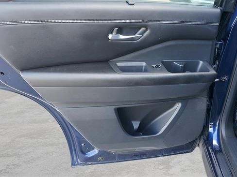 Used 2022 Nissan Pathfinder Platinum w/ Cargo Package image 13