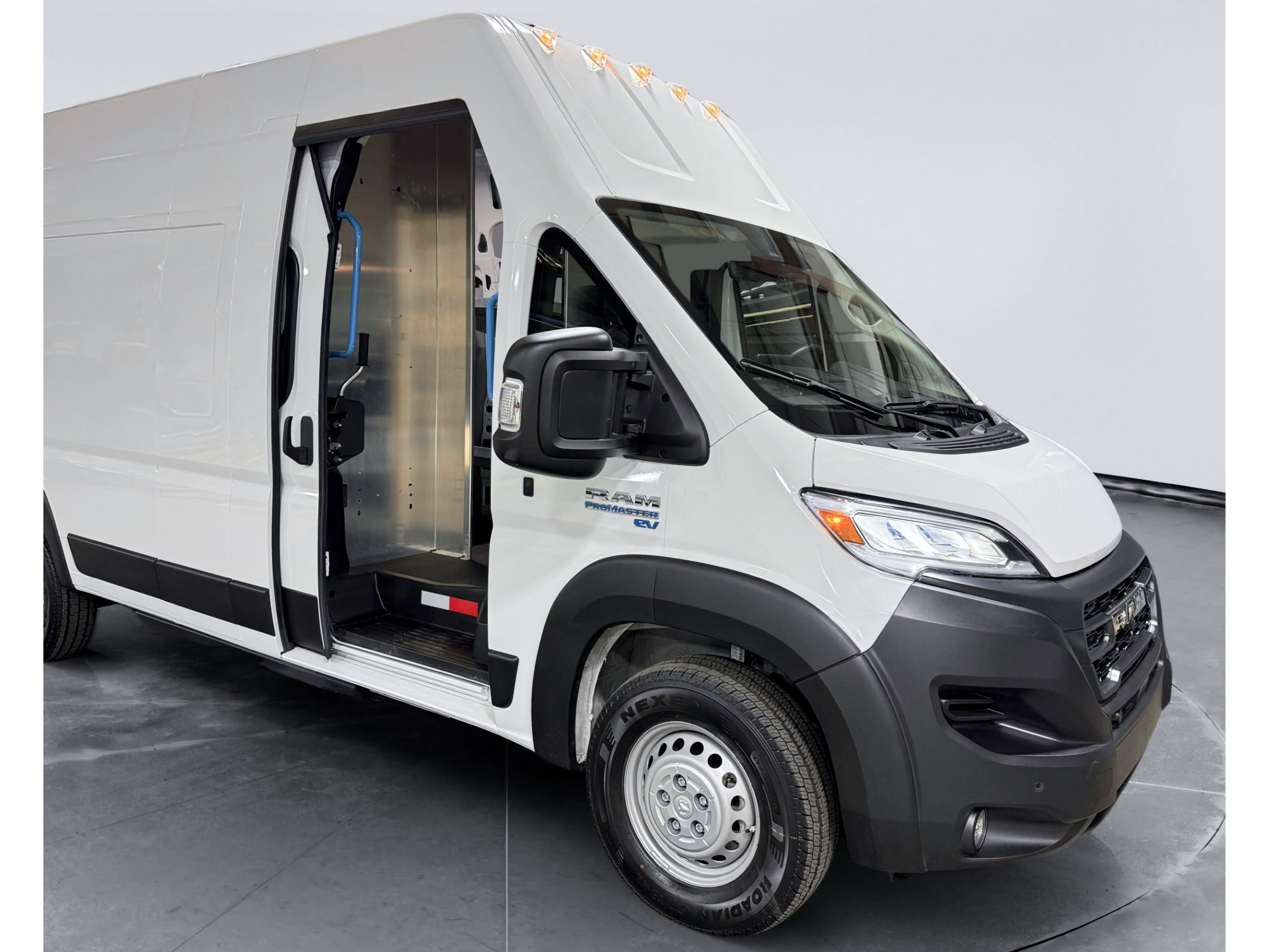 Used 2024 RAM ProMaster 3500 w/ Delivery Van Package FWD image 22