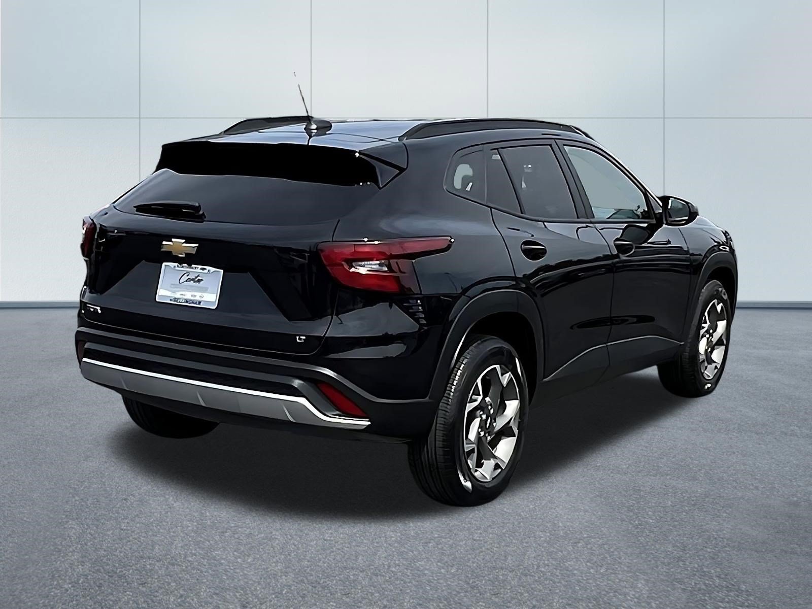 Used 2025 Chevrolet Trax LT FWD image 6