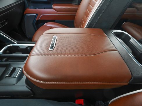 Used 2024 GMC Sierra 2500 Denali Ultimate image 31