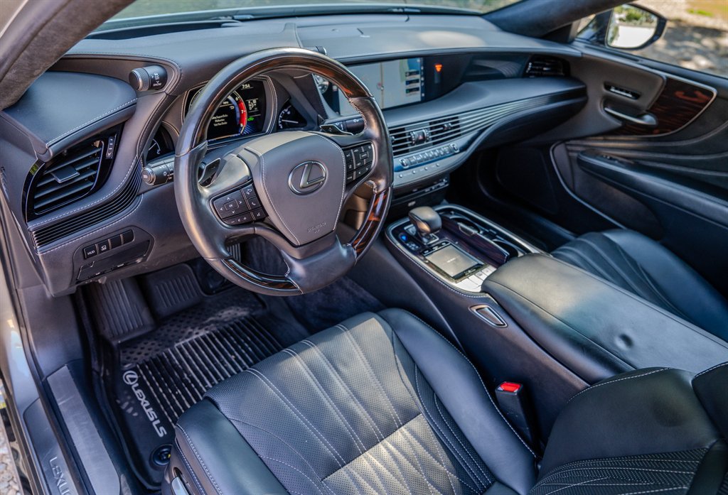 Used 2018 Lexus LS 500 w/ Luxury Package RWD image 14