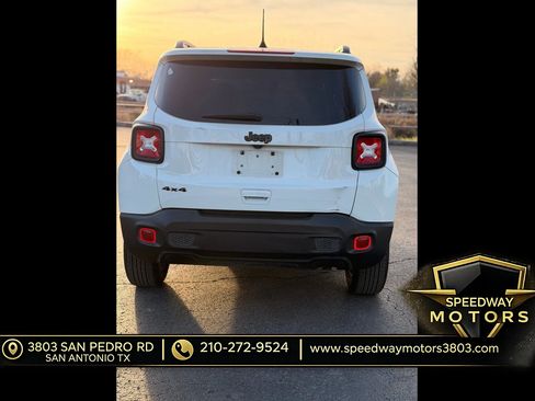 Used 2023 Jeep Renegade Latitude AWD/4WD image 8