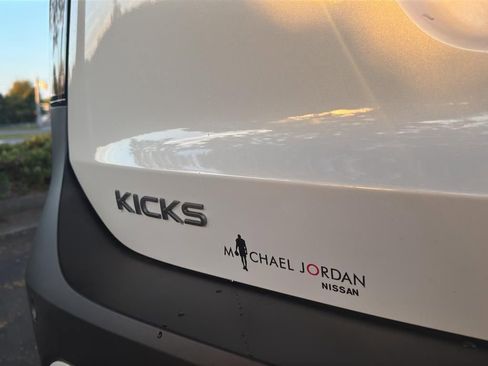 New 2026 Nissan Kicks SR image 14