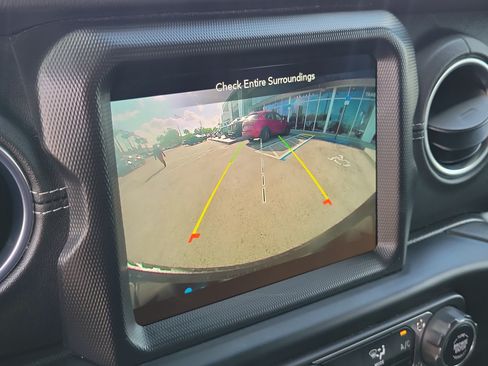 Used 2023 Jeep Wrangler Unlimited Sahara w/ Safety Group AWD/4WD image 29