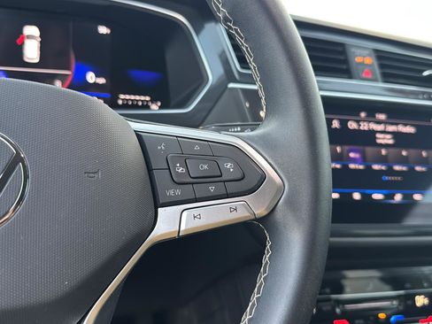 Used 2023 Volkswagen Tiguan SE image 19