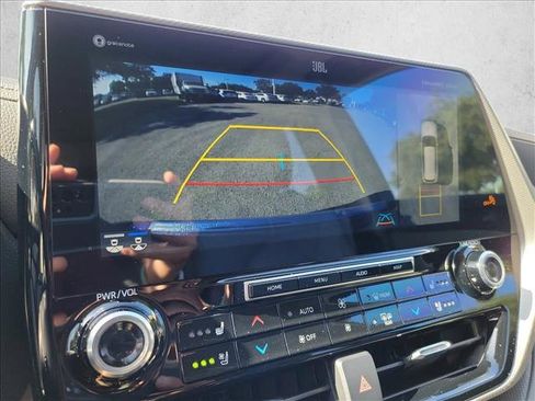 Used 2022 Toyota Highlander Platinum AWD/4WD image 24