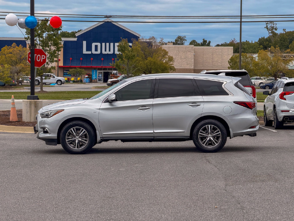 Used 2016 INFINITI QX60 Luxe w/ Premium Plus Package AWD/4WD image 4