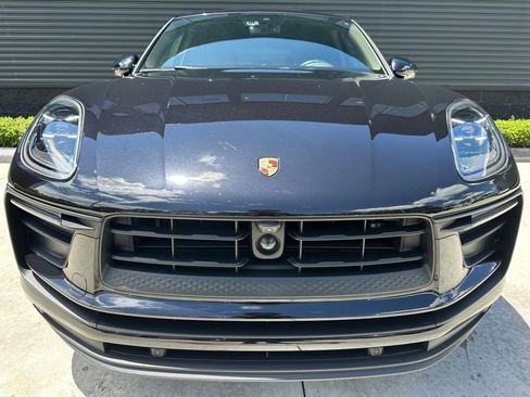 Certified 2023 Porsche Macan AWD/4WD image 8