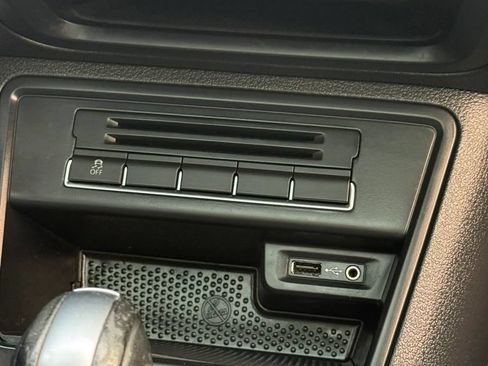 Used 2016 Volkswagen Tiguan SE AWD/4WD image 29