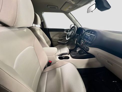 Certified 2025 Kia Soul LX image 26