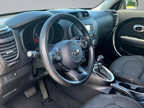 Used 2016 Kia Soul + FWD image 16