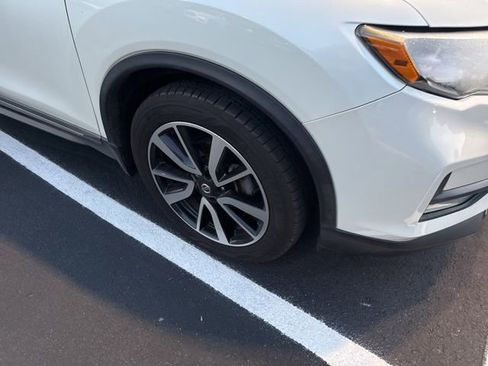 Used 2020 Nissan Rogue SL w/ Premium Package FWD image 3