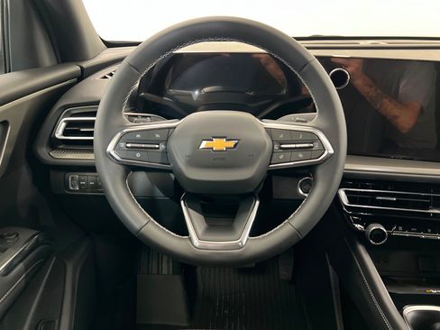 New 2026 Chevrolet Traverse LT w/ Driver Confidence Package AWD/4WD image 13