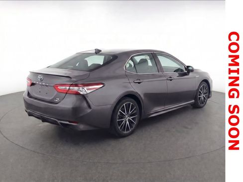 Used 2024 Toyota Camry SE FWD image 5