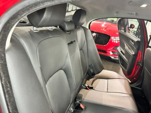 Used 2018 Jaguar XE Premium image 16