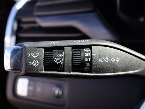 Certified 2025 GMC Acadia Elevation image 41