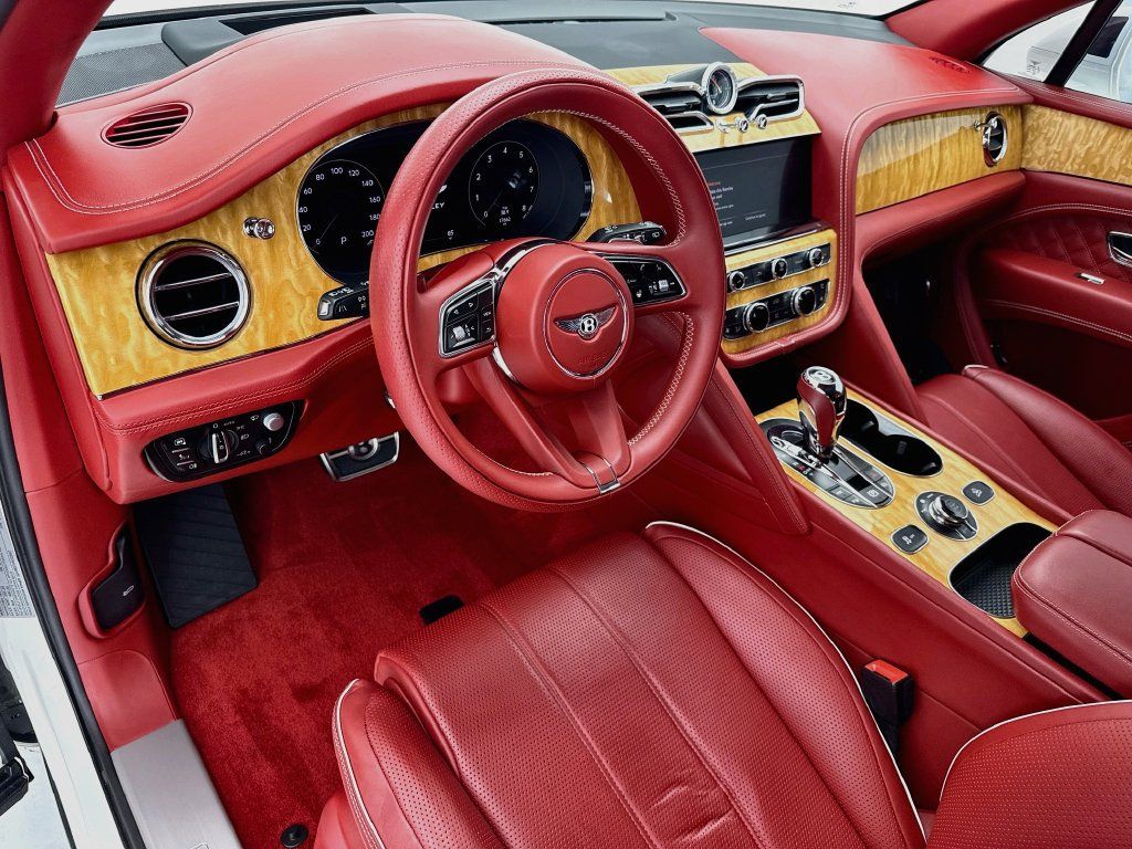 Certified 2022 Bentley Bentayga AWD/4WD image 9