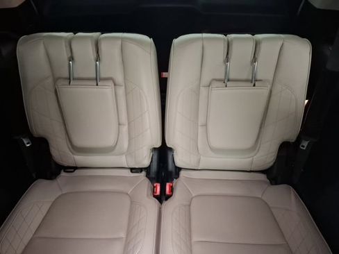 Used 2019 Ford Explorer Platinum AWD/4WD image 13