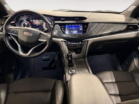 Used 2023 Cadillac XT6 Premium Luxury w/ Technology Package AWD/4WD image 11