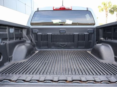 Used 2018 Chevrolet Colorado LT w/ Safety Package image 17