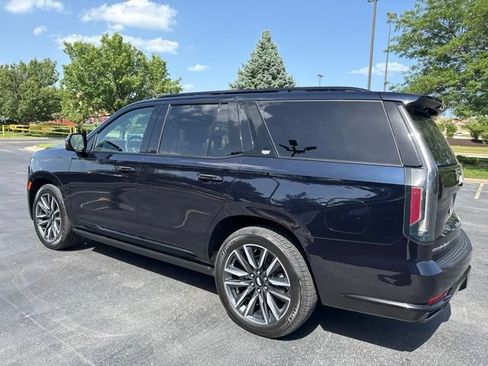 Used 2021 Cadillac Escalade Sport w/ Driver Assist Tech Package AWD/4WD image 2