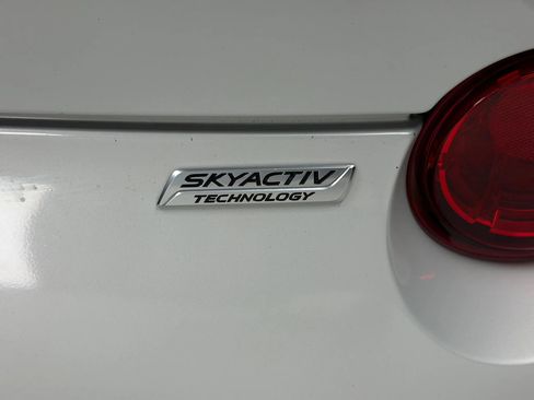 Used 2016 MAZDA MX-5 Miata Club RWD image 26
