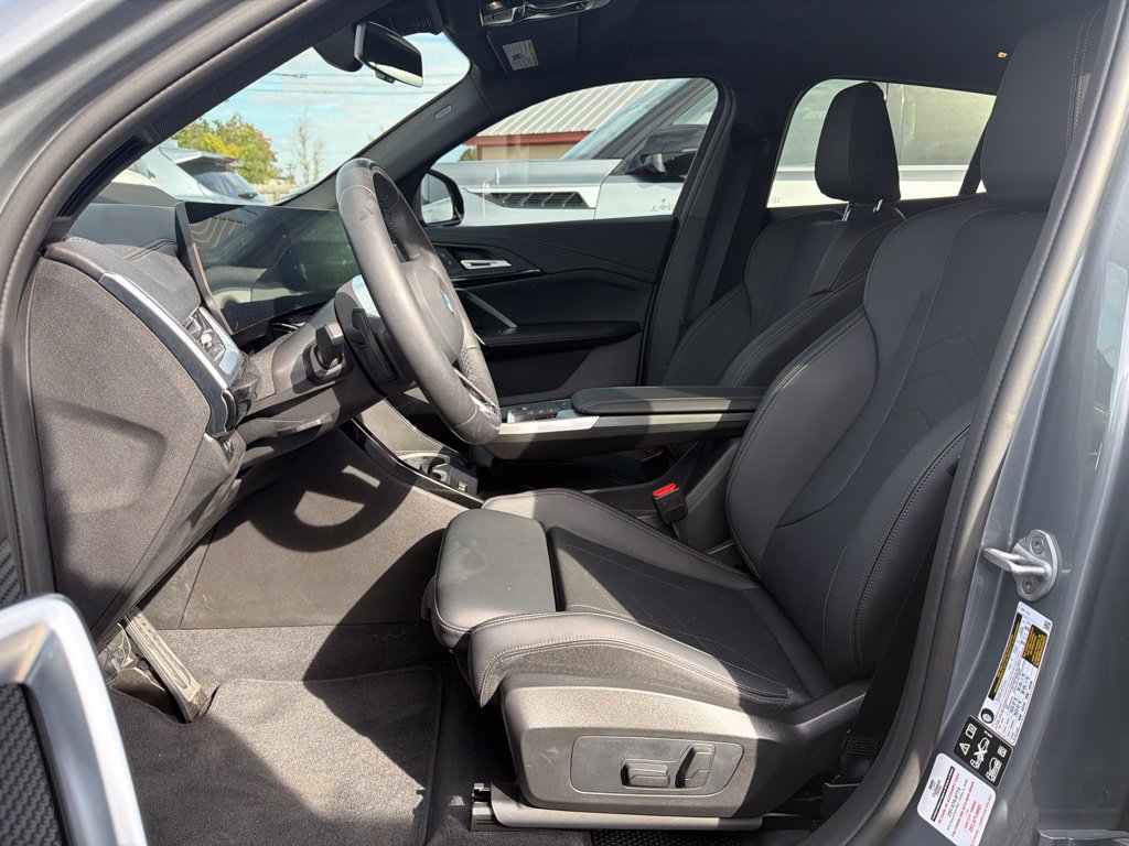 Used 2026 BMW X2 xDrive28i w/ Technology Package AWD/4WD image 9