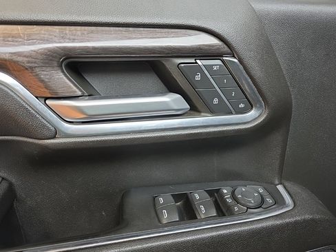 Used 2024 Chevrolet Silverado 3500 LTZ w/ LTZ Convenience Package image 28