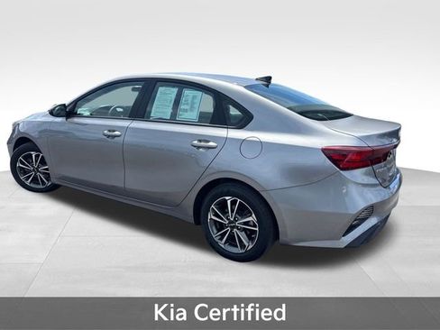 Used 2023 Kia Forte LXS w/ LXS Technology Package FWD image 5