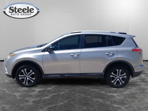 Used 2016 Toyota RAV4 LE FWD image 3